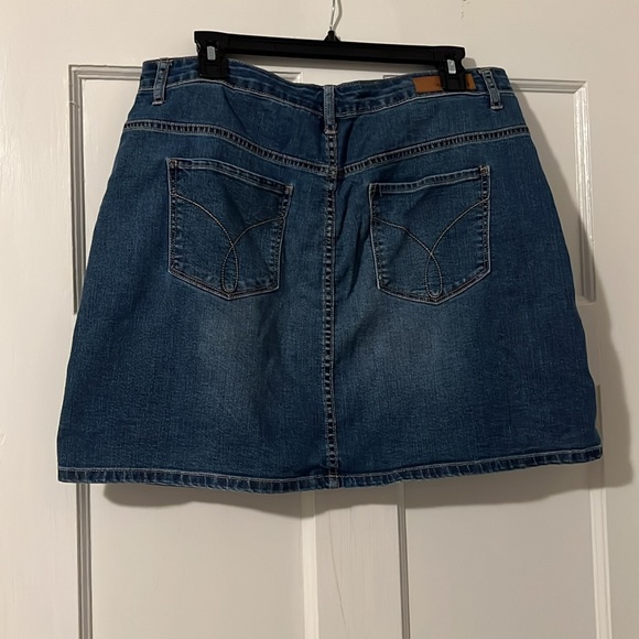 Calvin Klein Denim Skirt Size 31 - Picture 2 of 6